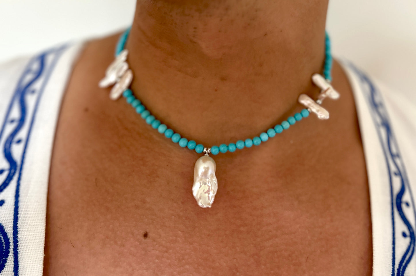 Collier perle baroque avec pierres turquoises