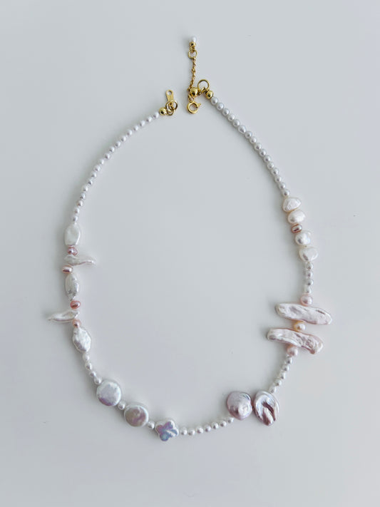 Collier court tout en perles Keshi