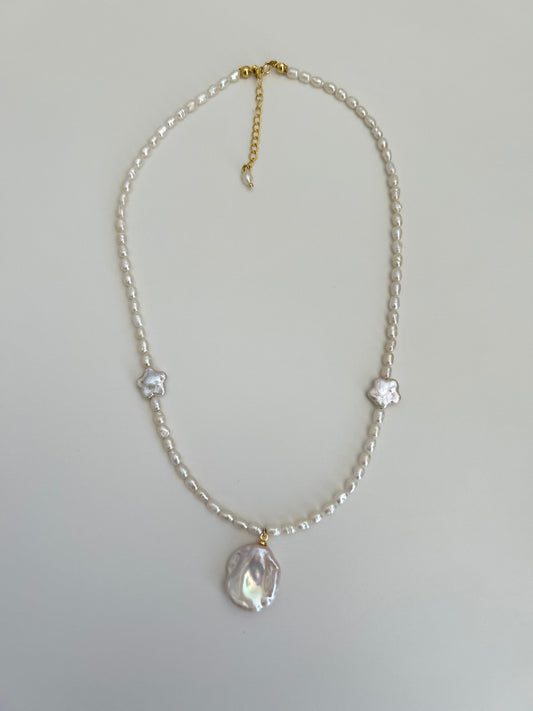 Collier avec étoiles
