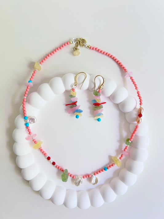 Boucles d’oreilles en pierres et corail